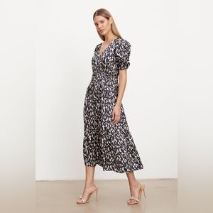 Anthropologie Velvet Graham & spencer silky printed dress navy gold large